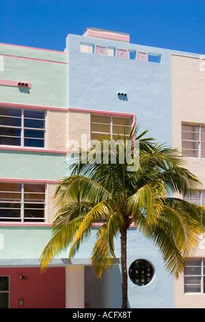 Pastel Colored Art Deco Building At Miami South Beach Stock Photo Alamy