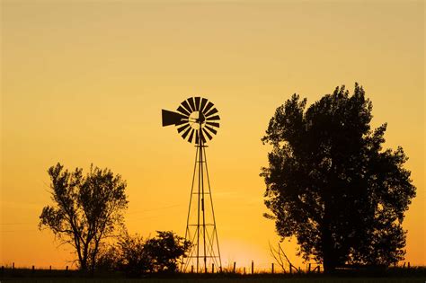 Windmill vs. Wind Turbine: What's the Difference?