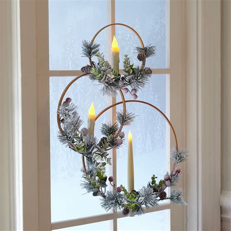 Christmas Wreaths with Candles