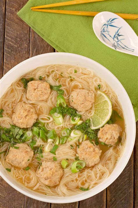 Vietnamese Style Meatball Noodle Soup