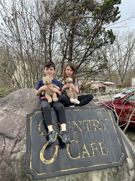 Followers are reacting to the latest joe concha twitter thread 9