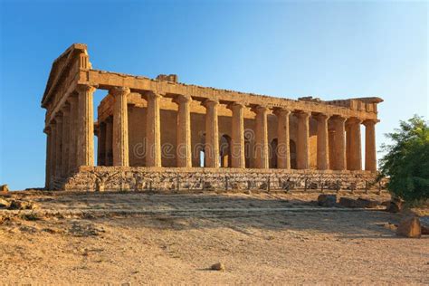 Templo De Concordia En El Valle De Los Templos En Agrigento Imagen De