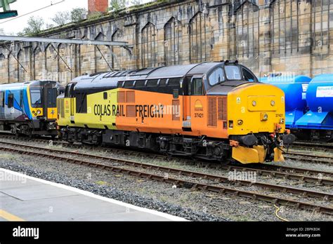 British rail class 37 locomotive hi-res stock photography and images ...