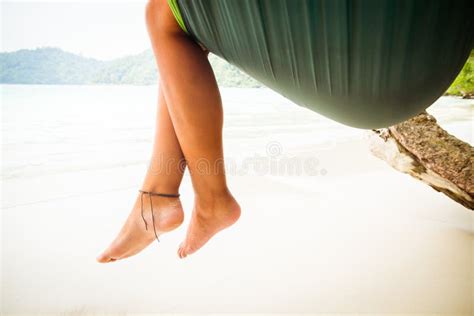 Feet In Hammock Stock Photo Image Of Swing Ocean Idling 33237676