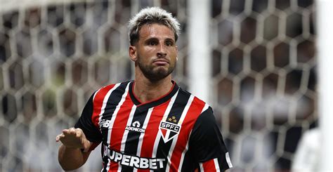 Calleri vê 1º tempo do Majestoso como exemplo para o São Paulo na