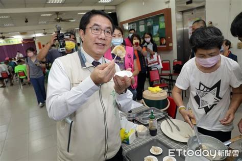 同舟共渡粽香暖心 黃偉哲送暖街友慶端午 Ettoday地方新聞 Ettoday新聞雲