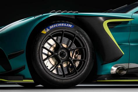 Aston Martin Unveils Sexy Vantage Gt Racer Alongside Amr F Single