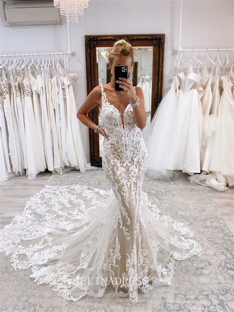 Wedding dresses with cathedral train 60 photos - Astyledwedding.com