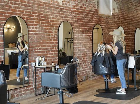 The Mane Salon Kingsburg Downtown Business District