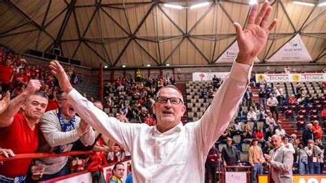 Ron Rowan Il Nuovo Proprietario Di Pistoia Basket Giocavo Qui