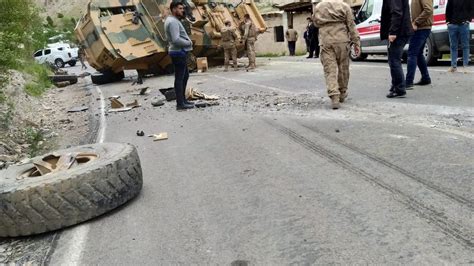 Son Dakika Van Hakkari karayolunda askeri araç devrildi 3 asker