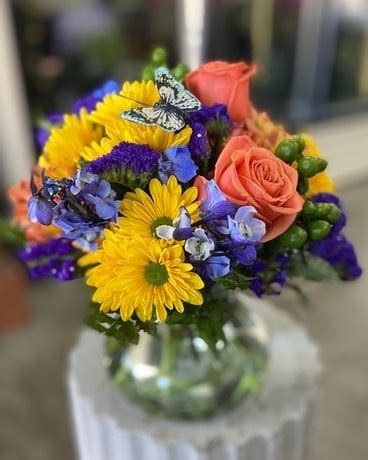 Bright Flower Arrangement in Wilmington DE - Boyd's Flowers