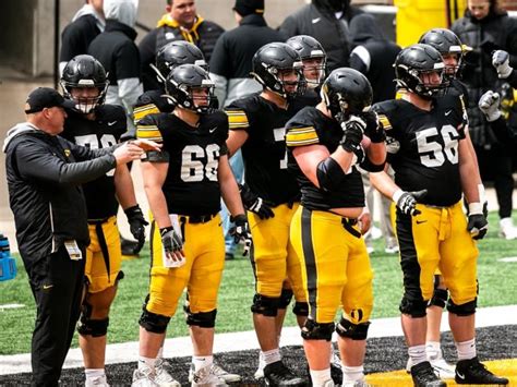 Iowa offensive line, Iowa offensive line 2023, Hawkeyes offensive line ...