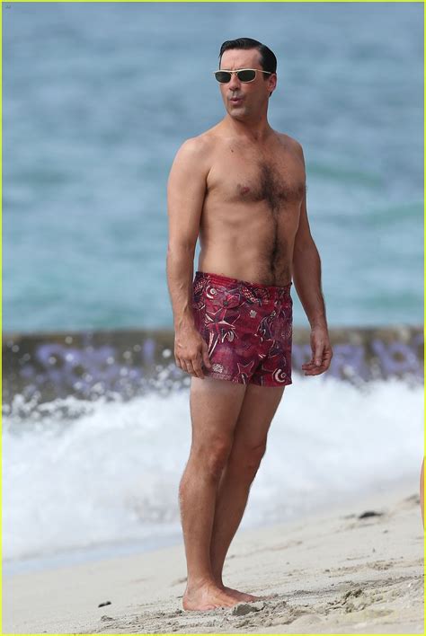 Jon Hamm Shirtless Mad Men Beach Scenes In Hawaii Photo