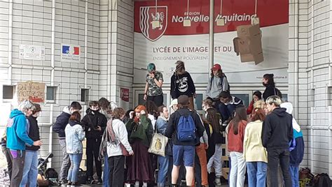 Le Lycée de l Image et du Son bloqué par les lycéens à Angoulême