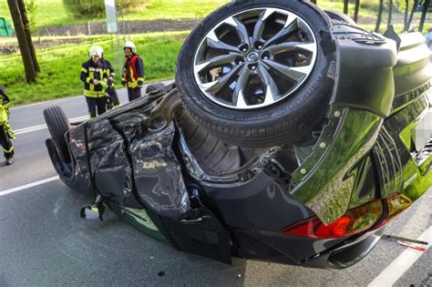 Vollsperrung Nach Kollision Mit Berschlag Auf B In Aue