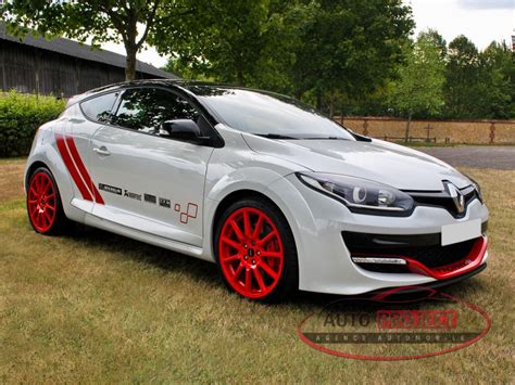 RENAULT MEGANE III COUPE 2 0 TURBO 275 RS TROPHY R N068 Voiture D