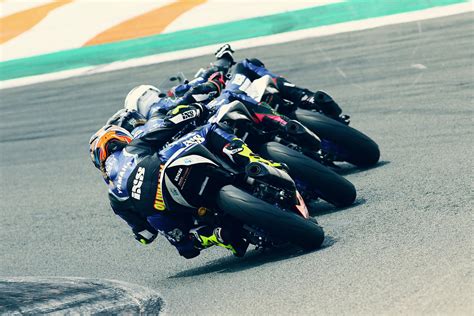 Eindrücke zum ersten Rennen des Yamaha bLU CRu R3 Cups 2019