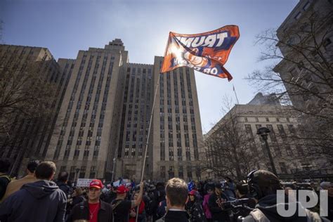 Photo Trump Supporters Protest Against Manhattan District Attorney Alvin Bragg Nyc20230404516