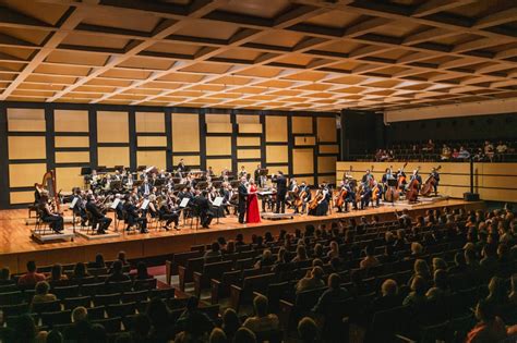 Centro Cultural Distribui Ingressos Para O Concerto Brasil Musical