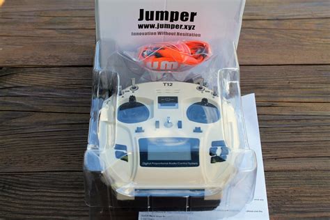 Review Jumper T12 Radio Transmitter