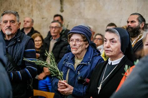 Nadbiskup Zdenko Kri I U Katedrali Sv Dujma Predvodio Misu Na