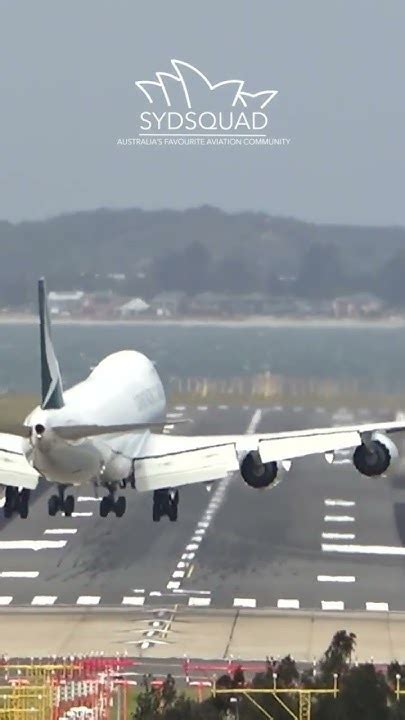 Heavy Crosswind Boeing 747 8 Landing Cathay Pacific Cargo Sydney