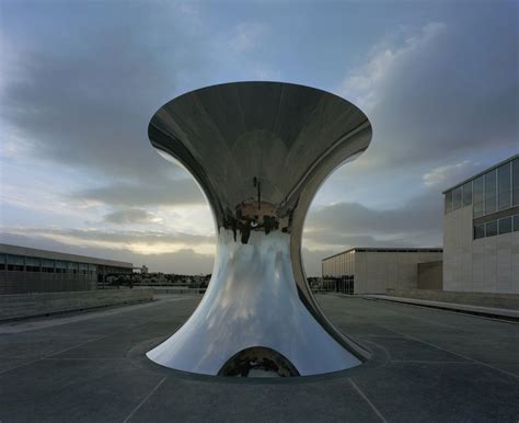 Anish Kapoor Turning The World Upside Down Installations Anish