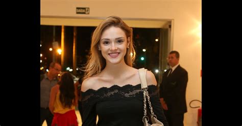 Isabelle Drummond A J Lia De Sete Vidas Vai A Concerto No Rio De