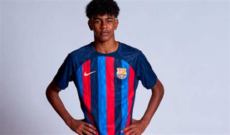 Lamine Yamal Torna Se No Mais Jovem De Sempre A Ser Titular No FC Barcelona