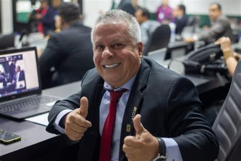 Por 18 votos a 5 Chico 2000 é eleito novo presidente da Câmara de