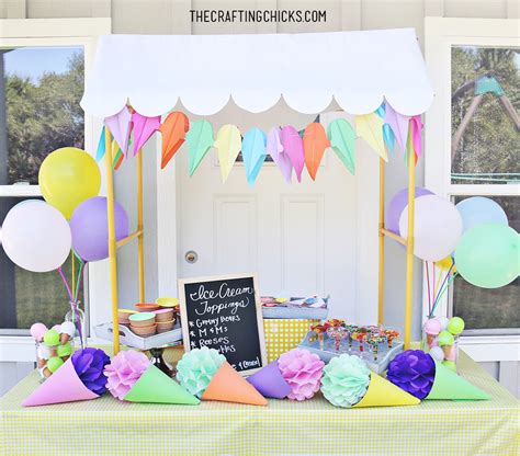 DIY Ice Cream Party Decor | The Crafting Chicks | Bloglovin’