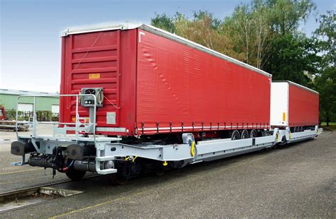 Finally A Wagon To Carry Standard Semi Trailers Throughout Europe