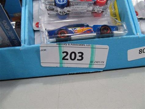 HOT WHEEL COLLECTOR CAR DISPLAY W CARS Bentley Associates LLC