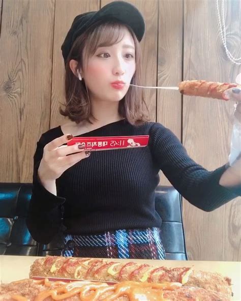 伊藤愛真 びよーん。 モッツアレラ、プルコギ、タッカルビの チーズスティック 3種類食べたけどもっと種類ある 一番好きなの