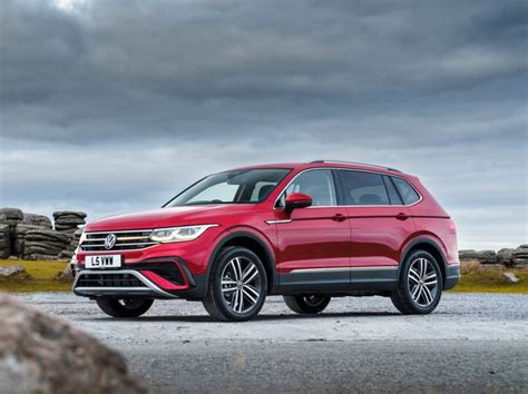 Volkswagen Tiguan Allspace (2018-) review | Available new Medium/Large ...