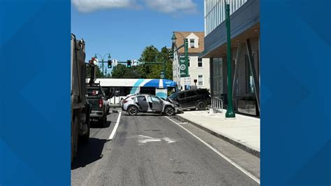 Traffic Alert: METRO bus crash closes Westbrook, Maine road ...