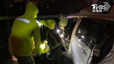 豪雨炸新竹！國1轎車打滑失控 遭大車追撞2人夾車內慘死 Tvbs Line Today