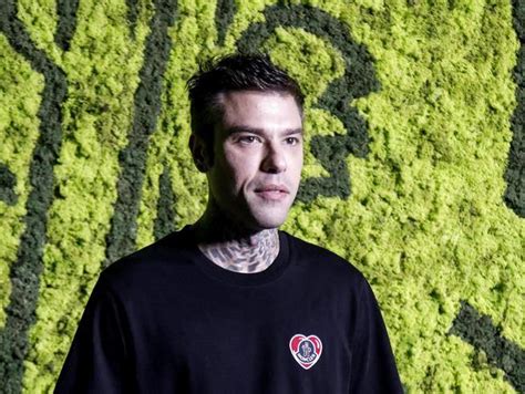 Fedez Ancora Ricoverato Nuova Perdita Di Sangue E Nuova Trasfusione