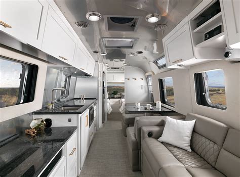 Updated Airstream trailer unveils chic apartment-like interior | Wohnen, Wohnwagen