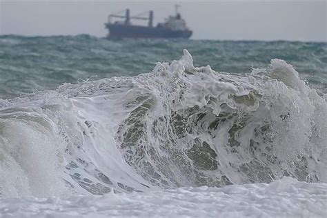 Tsunami Nedir Neden Olu Ur T Rkiye De Tsunami Olur Mu Nerelerde