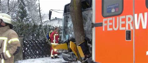 Spandau Verletzte und ein Toter bei zwei Unfällen mit BVG Bussen