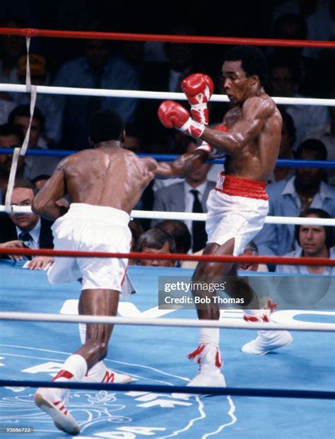 Sugar Ray Leonard In Action Against Thomas Hearns For The World ニュース写真 Getty Images