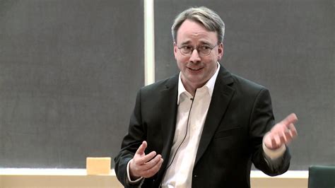 Linus Torvalds Nest Vraiment Pas Convaincu Par La Communication D