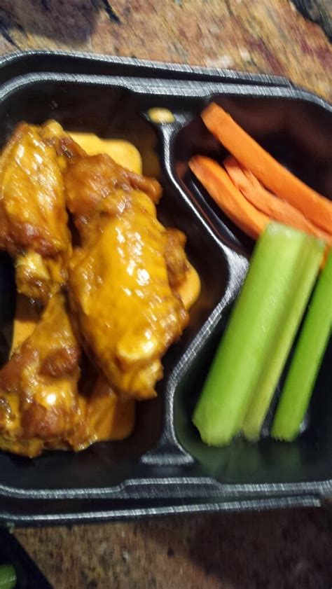 Laura's Food Frenzy: New York Buffalo Wings & Ribs latest location in Chula Vista, CA