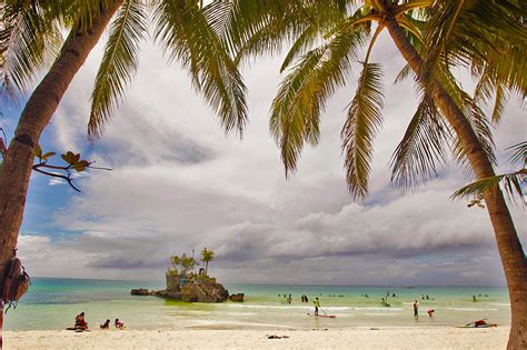 Boracay gets ready for arrival of at least 18 cruise ships in 2023