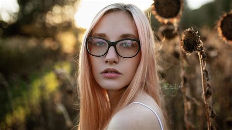 Fondos De Pantalla Mujer Rubia Retrato Mujeres Con Gafas 2048x1152