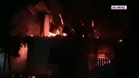 Incendiu violent la o casă din Argeș Vecinii au intervenit înainte de