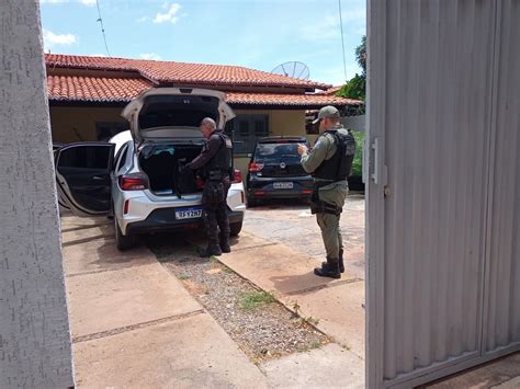 Suspeito De Recepta O E Porte Ilegal De Arma De Fogo Preso Em