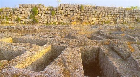 La Necropoli Foto Di Parco Archeologico Manduria Manduria Tripadvisor